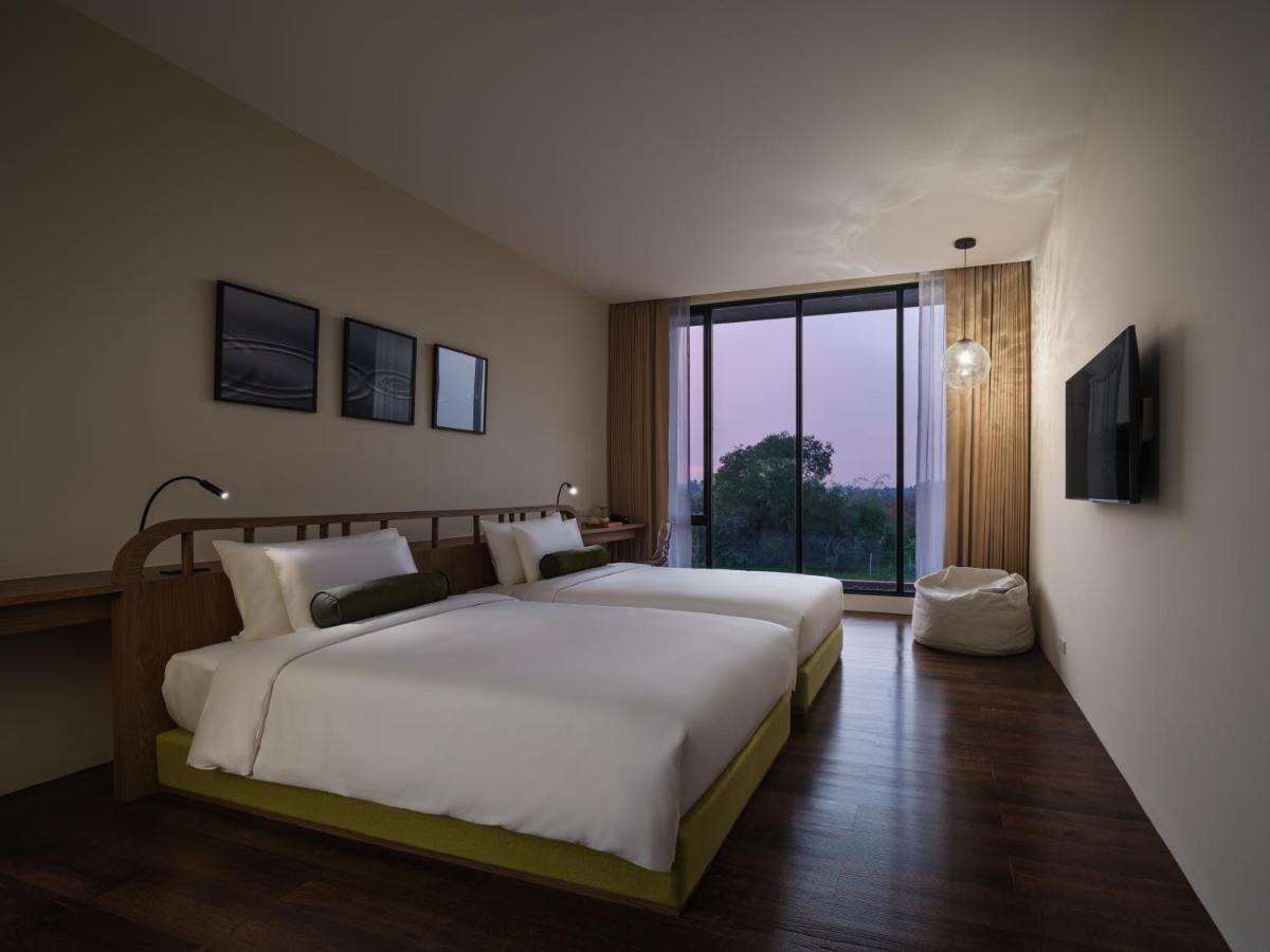 Neera Retreat Hotel Nakhon Pathom Exteriör bild
